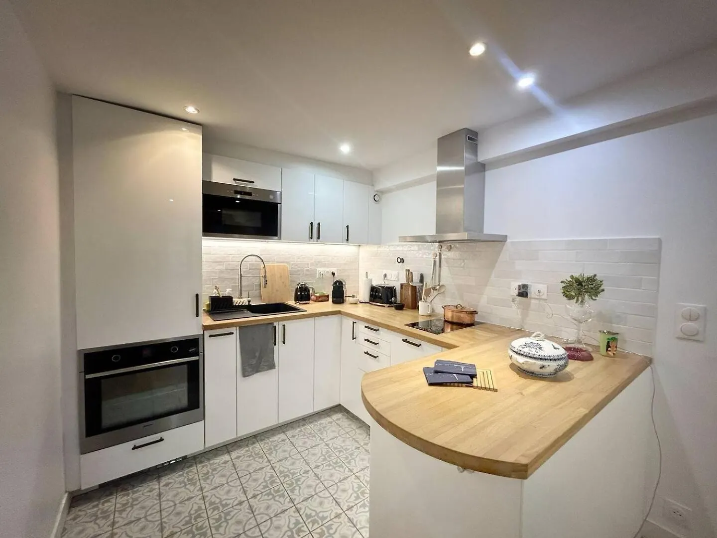 Apartamento Parisian Chic Near Opera Louvre 0*,  Francia