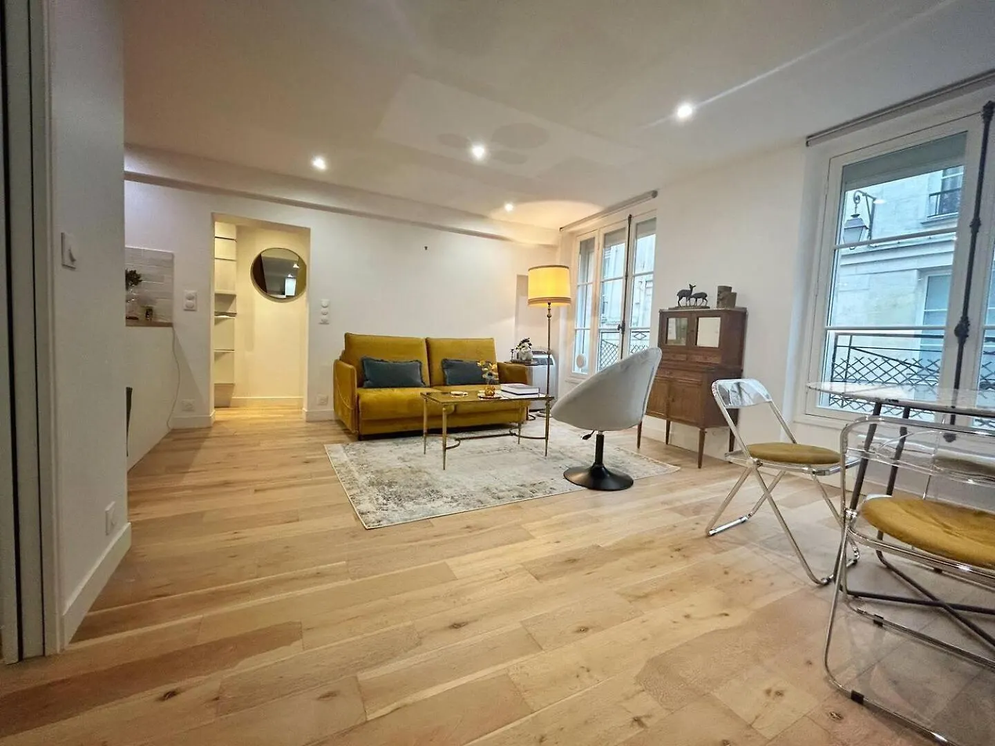 Apartamento Parisian Chic Near Opera Louvre